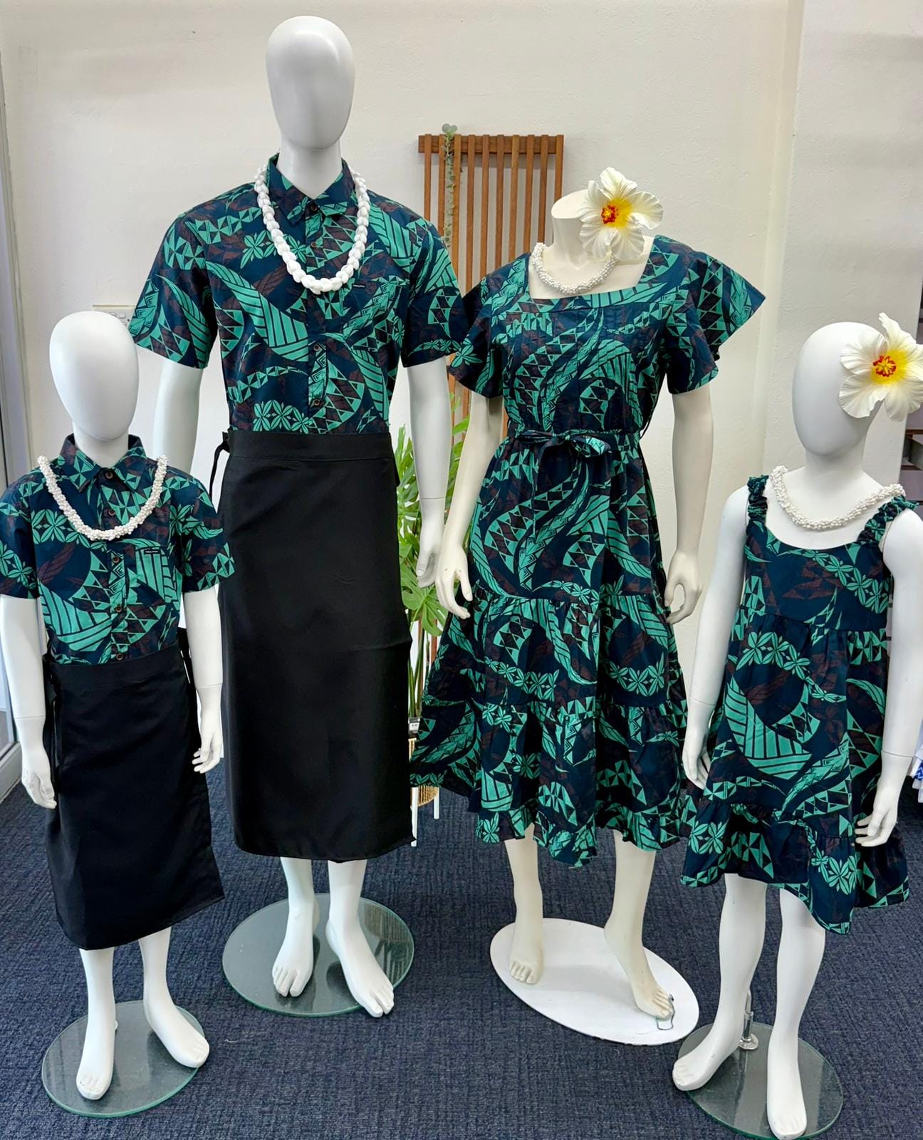 Green/Black Family Set